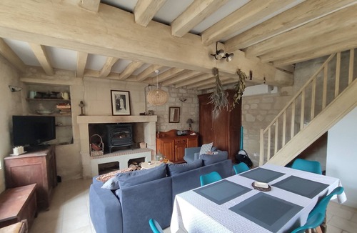 Beaumont-en-Veron House | La petite massonnière