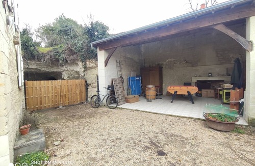 Beaumont-en-Veron House | La petite massonnière