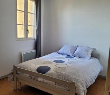 Le Puy-Notre-Dame Apartment | la petite montagne