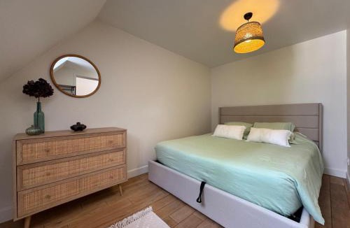 Rambouillet Apartment | La Petite Orangerie - near castle