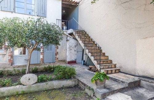 Les Cinq Avenues House | La Petite Provence - Two Bedroom House, Sleeps 4