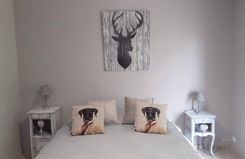 Chitenay House | La Petite Salamandre