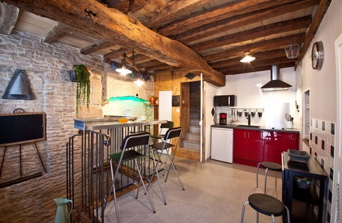 Noyers-sur-Serein House | La Petite Sentence, cottage in the heart of a medieval village in a paved street