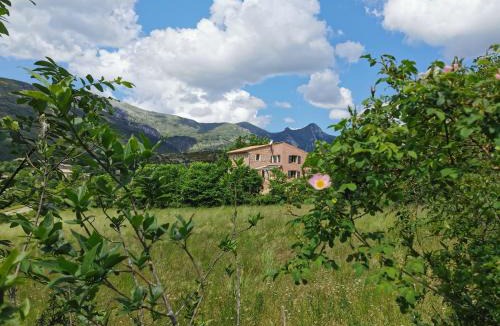 Blieux Bed & Breakfast | La Peyregoune, logement en pleine nature et table d'hôtes
