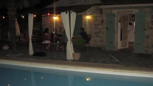 Courry Bed & Breakfast | La Picholine chambre Provence