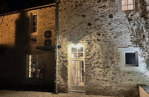 Saint-Denis-d'Anjou House | La Pierre du Bonheur