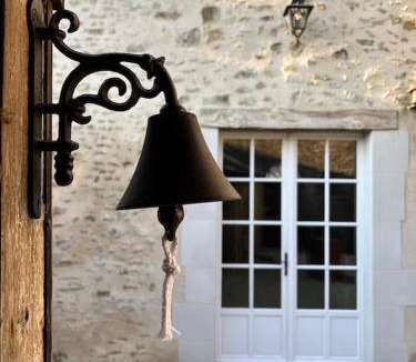 Saint-Denis-d'Anjou House | La Pierre du Bonheur