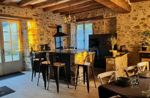 Saint-Denis-d'Anjou House | La Pierre du Bonheur Maison de village de 2 à 8 personnes