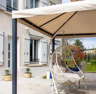 Chateau-Thierry Villa | La Pierre Précieuse