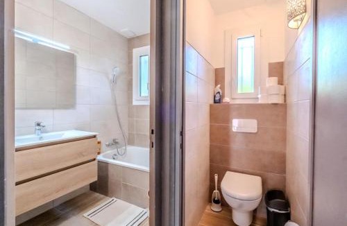 Salavas House | La Pinède