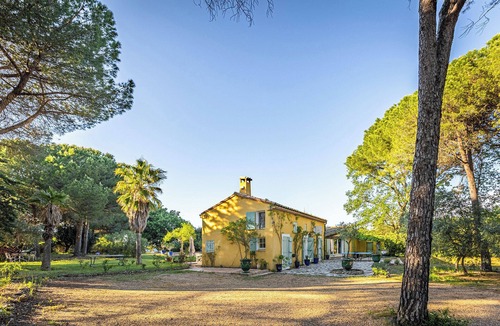 Beziers Villa | La Pinède: Character house in the vineyards