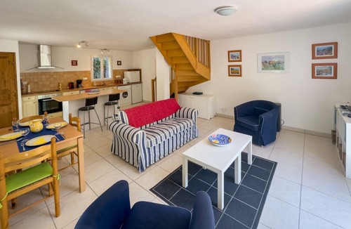 Bellegarde-du-Razes Villa | La Pinede - Five Bedroom Villa, Sleeps 11