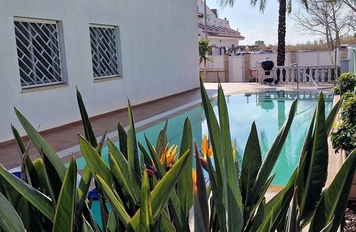 Riumar Ski Chalet | "La Pinya"@MARISOL: 500m to the beach, private pool, A/C, WiFi, dog beach.