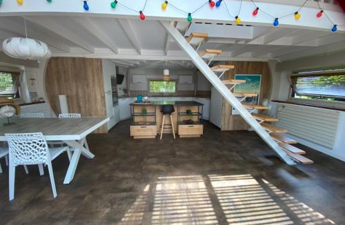 Theix-Noyalo House | La piscine