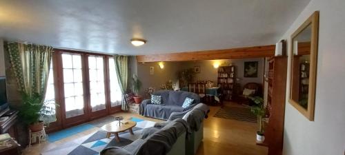 Villaines-la-Juhel Apartment | La Pitardière Gite