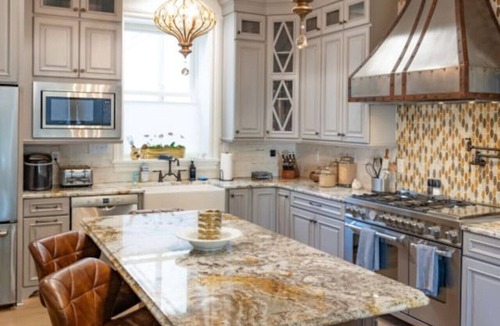 Central Business District House | La Place - Exquisite Convenience