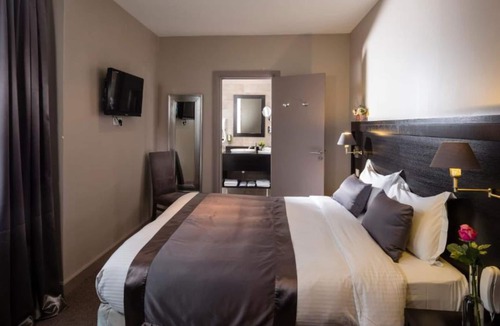 Antibes Old Town Hotel | La Place