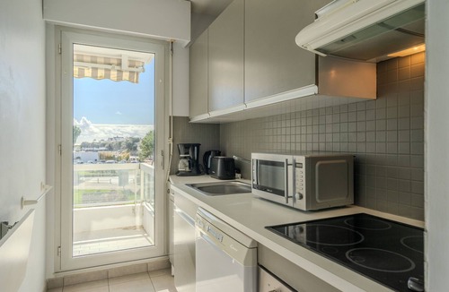 Pontaillac Apartment | La Plage by Interhome