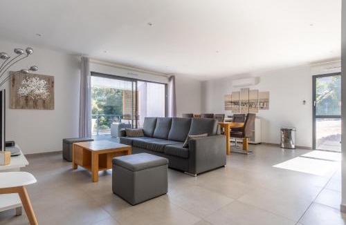 Verghia Apartment | La Plage d'Argent - Vue mer et montagne