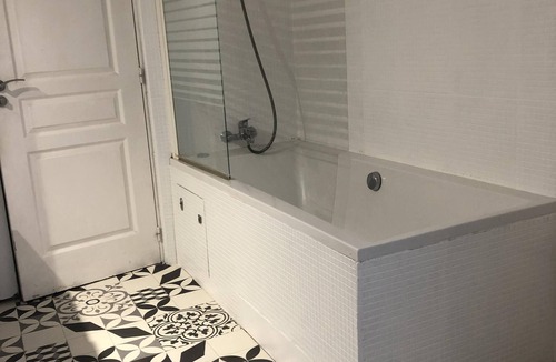 Tourcoing House | La Plage suite with jacuzzi