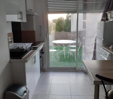 Saint-Clement-de-Riviere Apartment | La plaine