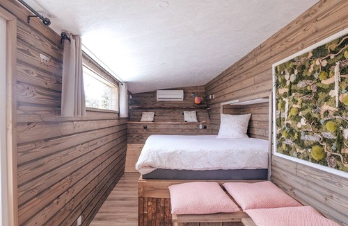 Saint-Leonard-des-Bois Cabin | La Planque