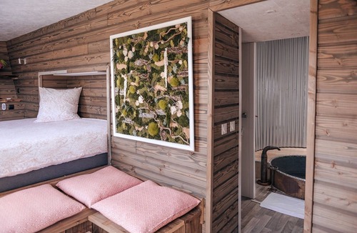 Saint-Leonard-des-Bois Cabin | La Planque