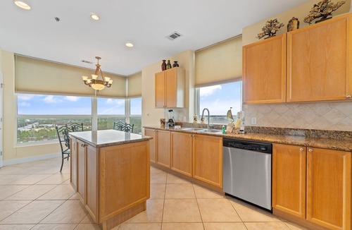 Ono Island Condo | La Playa 901- Beach Front with Stunning Views