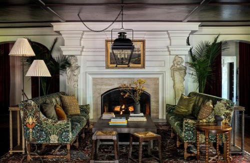 Golden Rectangle Hotel | La Playa Hotel