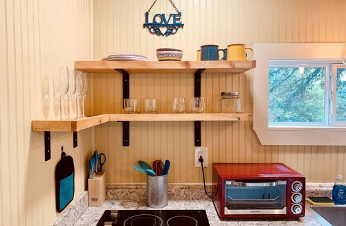 New Braunfels Ski Chalet | la Pluma Retreat