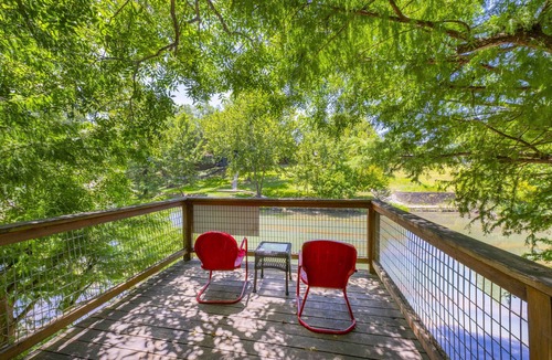 New Braunfels Ski Chalet | la Pluma Retreat