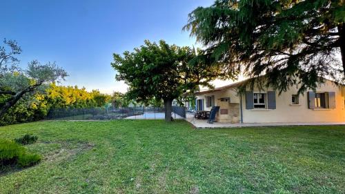 Sernhac Villa | La Poema