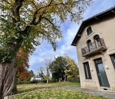 Sedan House | La Pomponnette