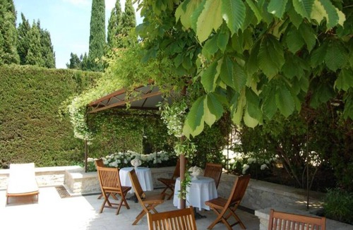 Vacqueyras Apartment | LA PONCHE - Tower Room