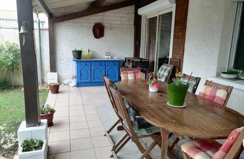 Vouneuil-sous-Biard House | La Porte Bleue