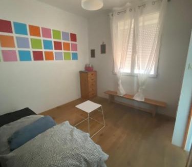 Capestang House | la Porte bleue