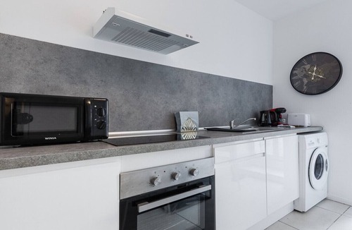 Moret-sur-Loing Apartment | La porte de Moret - Sleeps 5