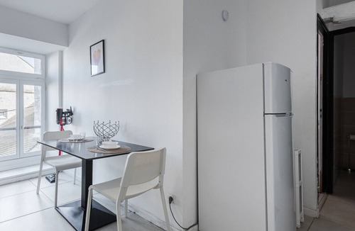 Moret-sur-Loing Apartment | La porte de Moret - Sleeps 5