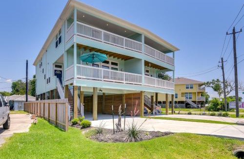 La Porte House | La Porte Home w/Balconies: Walk to Beach!