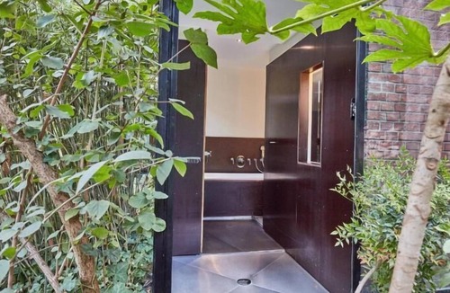 Roubaix Hotel | La Porte Rouge RBX