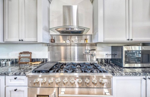 Sabinal House | La Posada - Luxury Hill Country Getaway