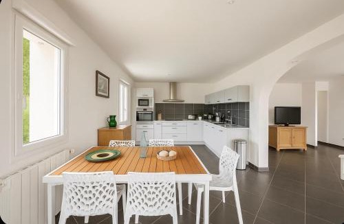 Saint-Christol-Les-Ales House | La Prairie 15p, piscine, ping-pong, vue et jardin