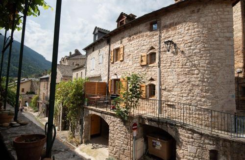 Sainte-Enimie House | La proue du serre 4/5 personnes