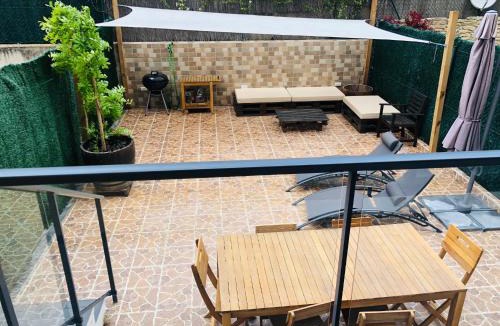 Viana House | La Puerta de Viana, con garaje, txoko y piscina!