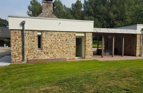 Saint-Pierre-d'Artheglise Apartment | La Puisatière