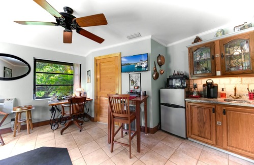 Lake Worth Apartment | La Quiete Cove for One