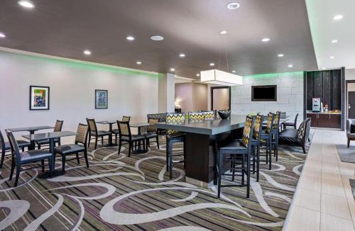 Wellborn Hotel | La Quinta by Wyndham College Station South