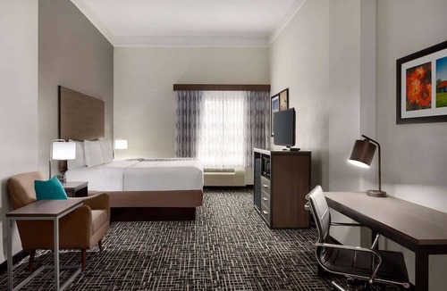 Longview Hotel | La Quinta by Wyndham I-20 Longview South