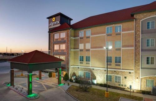 Allen Hotel | La Quinta by Wyndham Allen at The Village