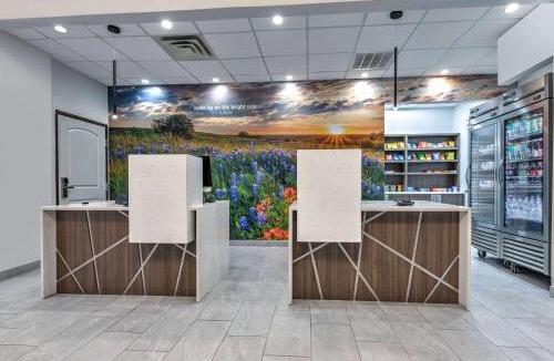 Allen Hotel | La Quinta by Wyndham Allen at The Village
